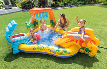 Things to consider while buying toys and kids accessories during summertime