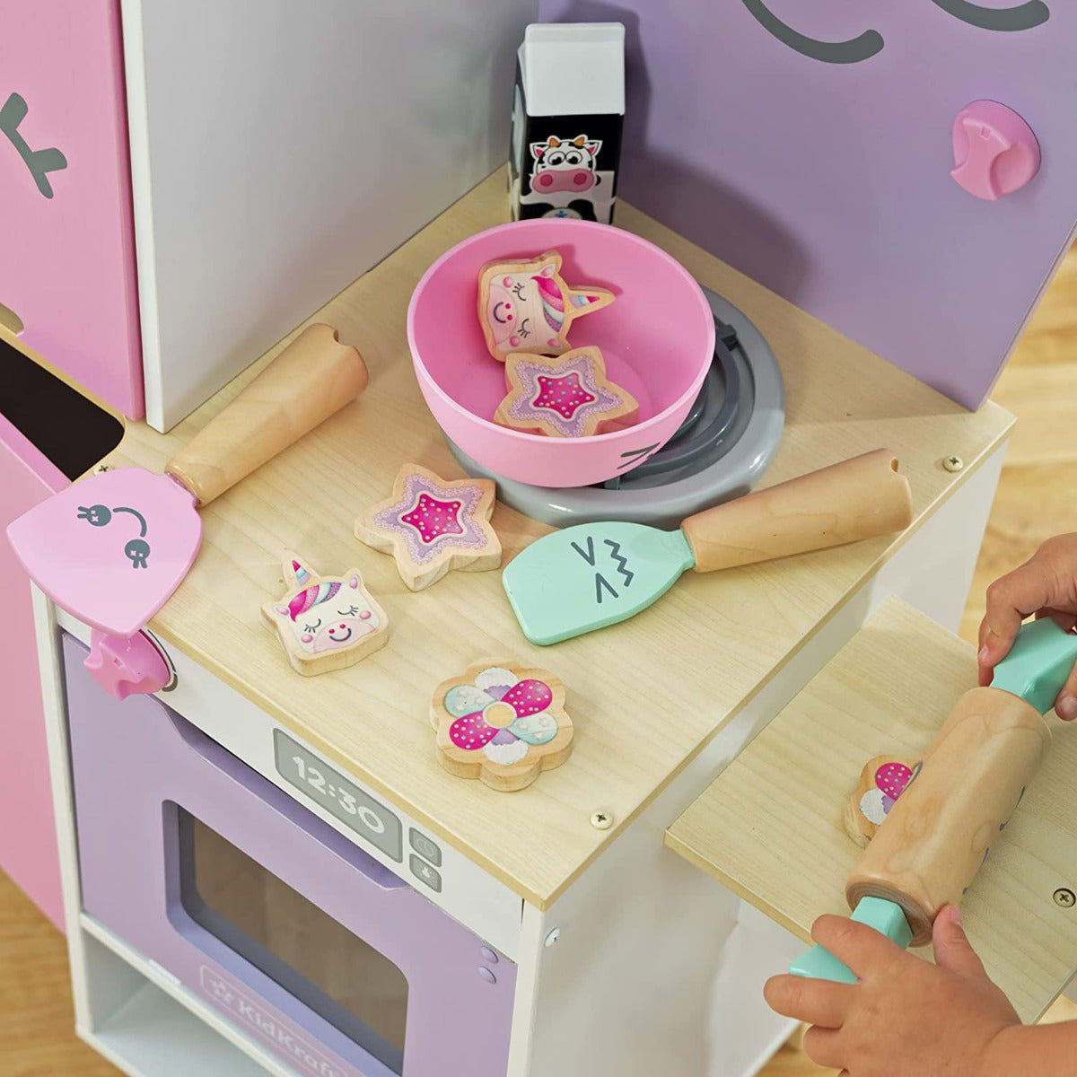 Buy KidKraft Lil Friends Play Kitchen with 14 Piece Accessory | Yallatoys.com