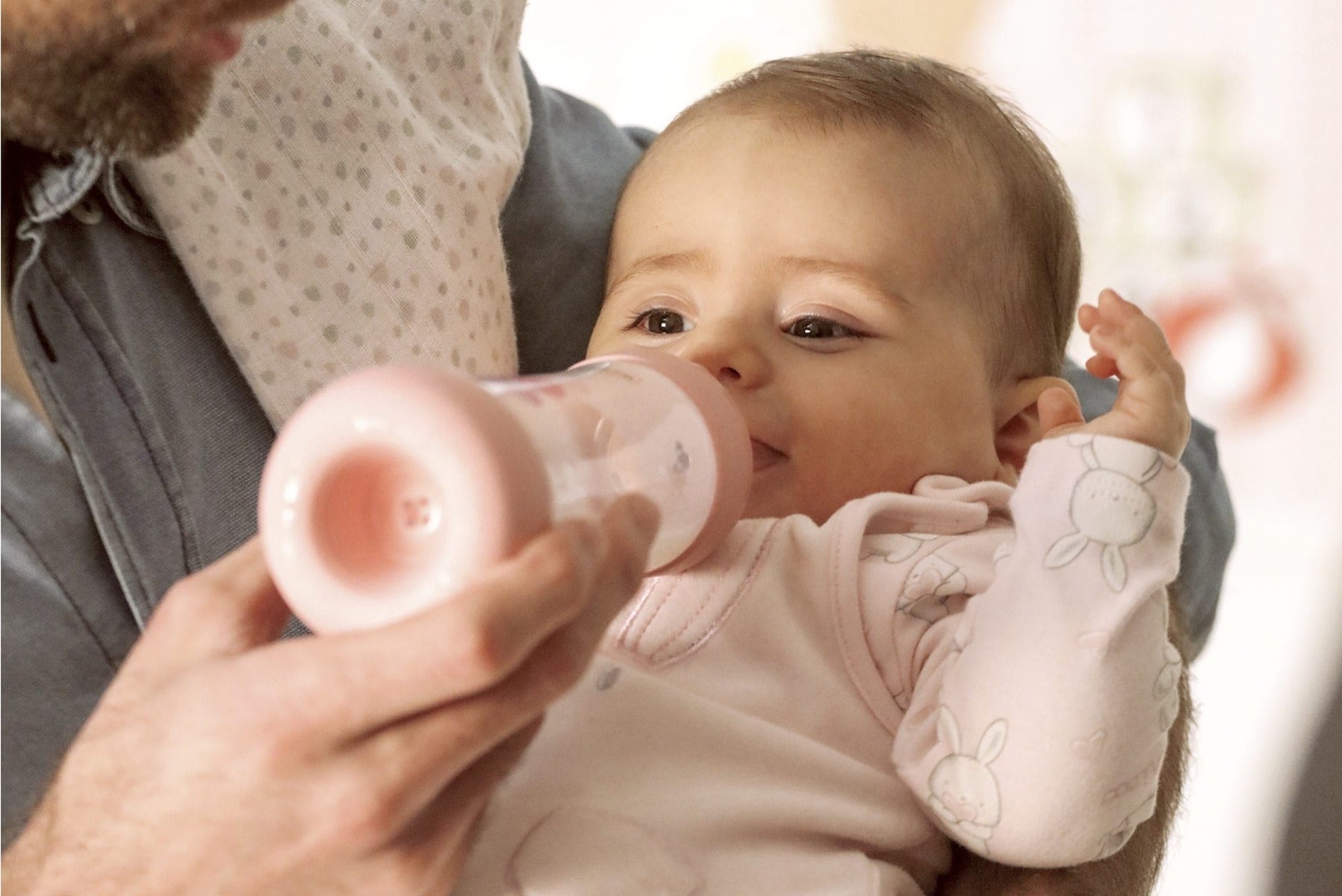 Chicco Perfect5 Bottle For Girls 4M+ - 300Ml - Fast Flow - Silicone Chicco Yallatoys