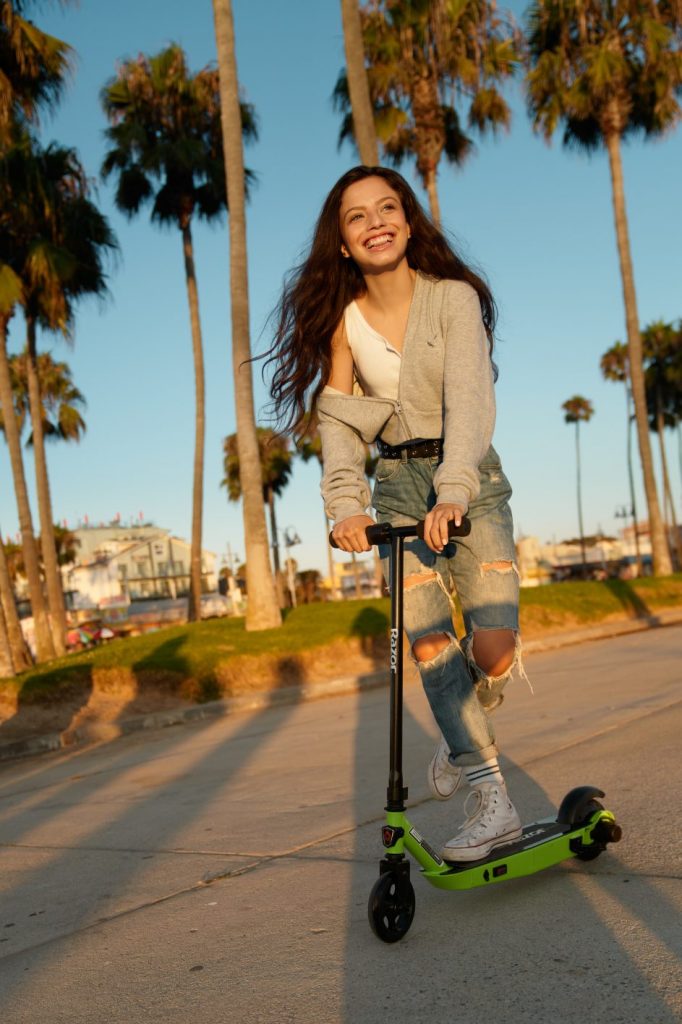 Buy Razor E-Scooter S80 Green 16Km/H Green | Yallatoys.com