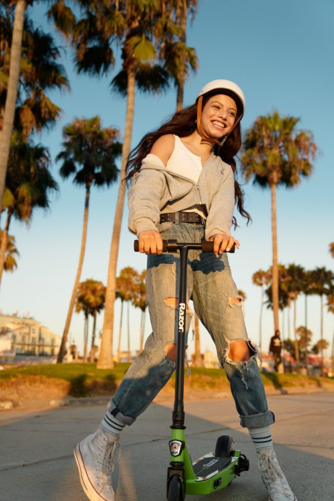 Buy Razor E-Scooter S80 Green 16Km/H Green | Yallatoys.com