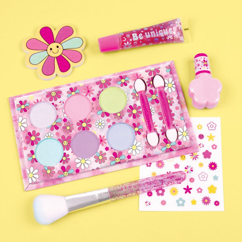 Buy Make It Real Blooming Beauty Cosmetic Set | Yallatoys.com