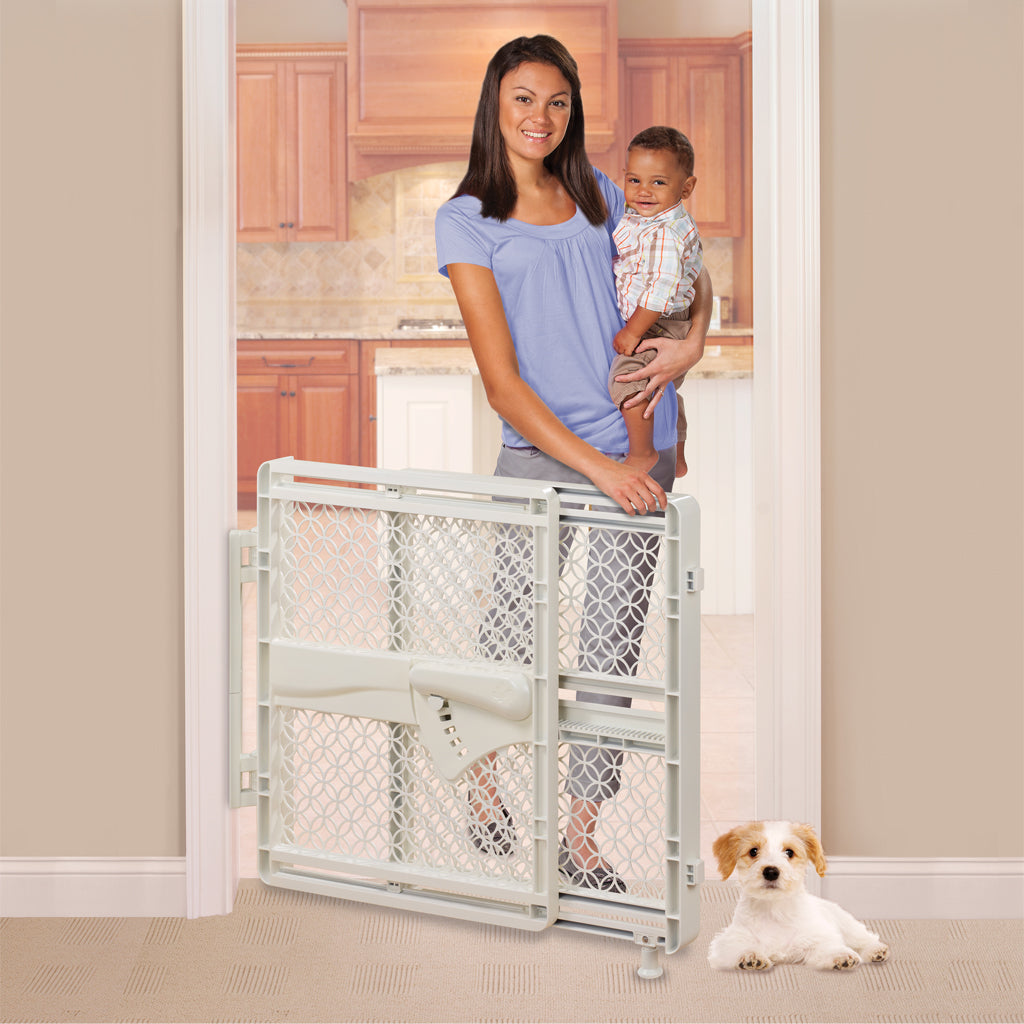 Summer Infant Indoor & Outdoor Multi Function Walk Thru Gate Summer Infant Yallatoys