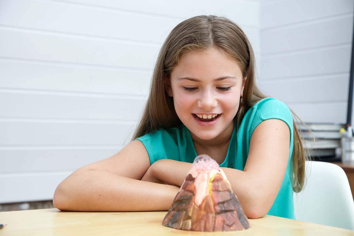 Buy 4M Kidz Labs / Volcano Making Kit | Yallatoys.com