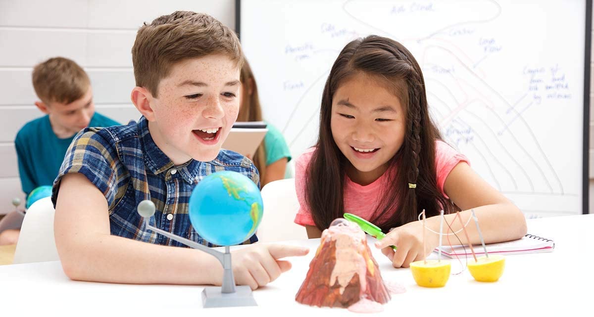 Buy 4M Kidz Labs / Volcano Making Kit | Yallatoys.com