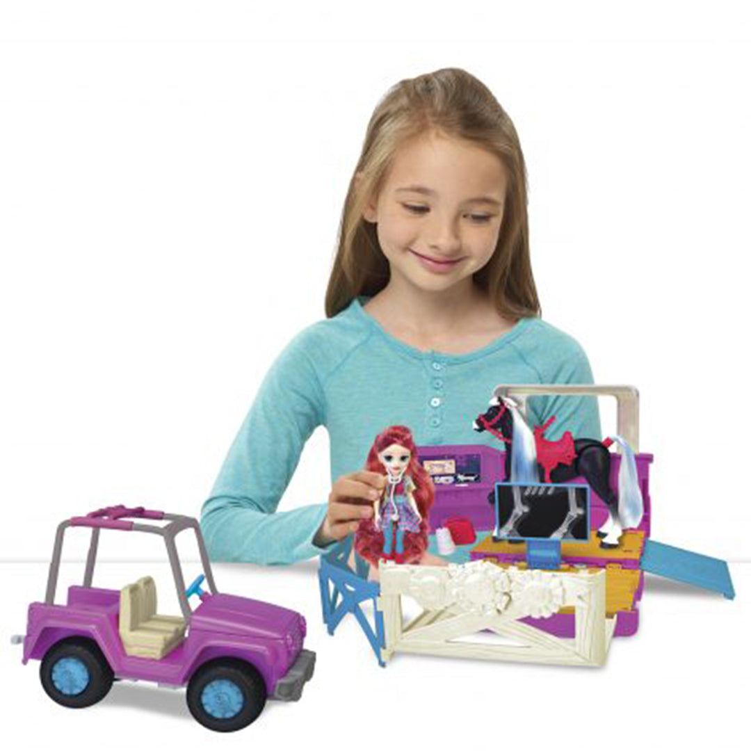 Buy Winner`S Stable Deluxe Vet Trailer Playset | Yallatoys.com