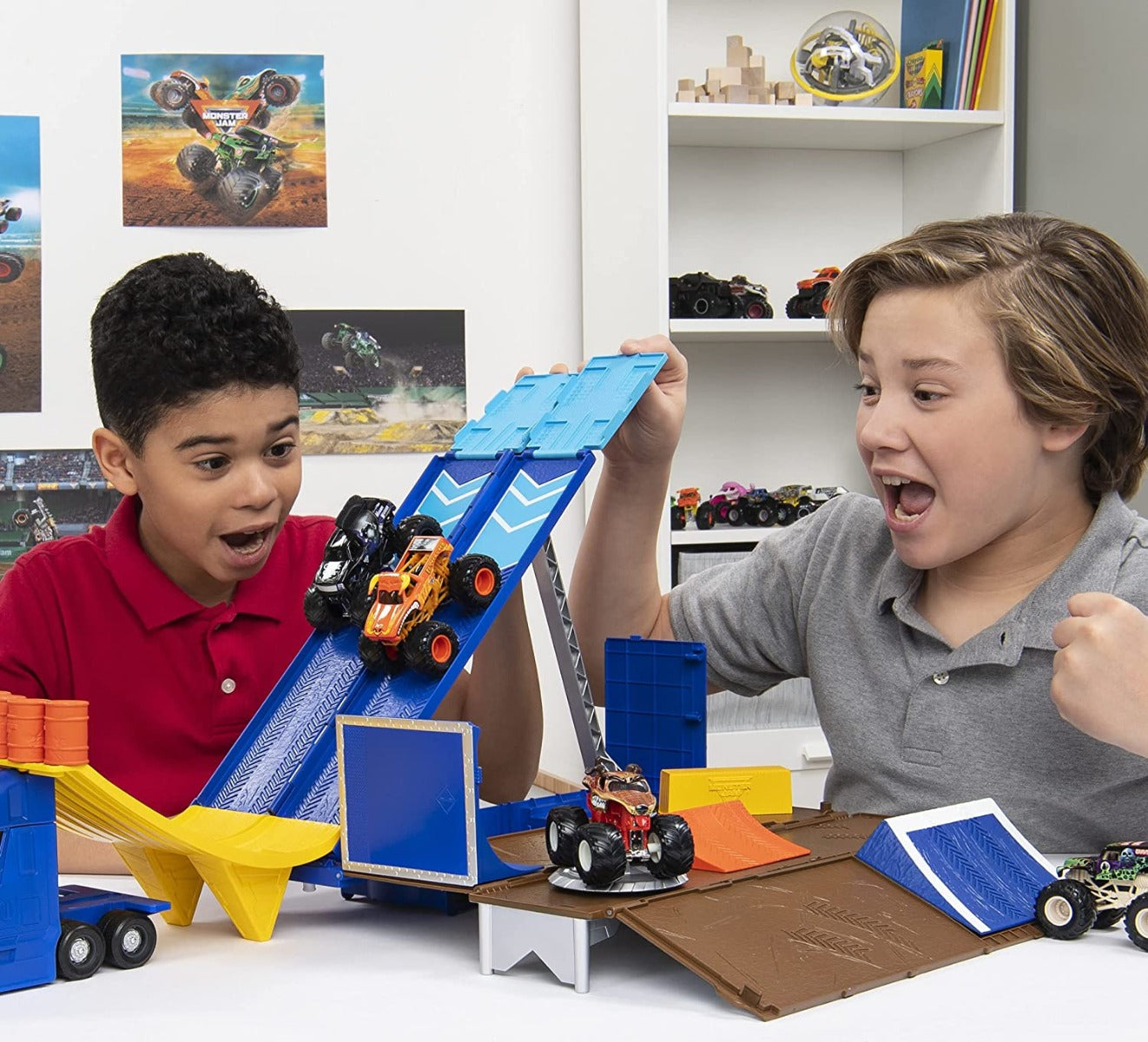 Buy Monster Jam Official 2-in-1 Transforming Hauler Playset | Yallatoys.com