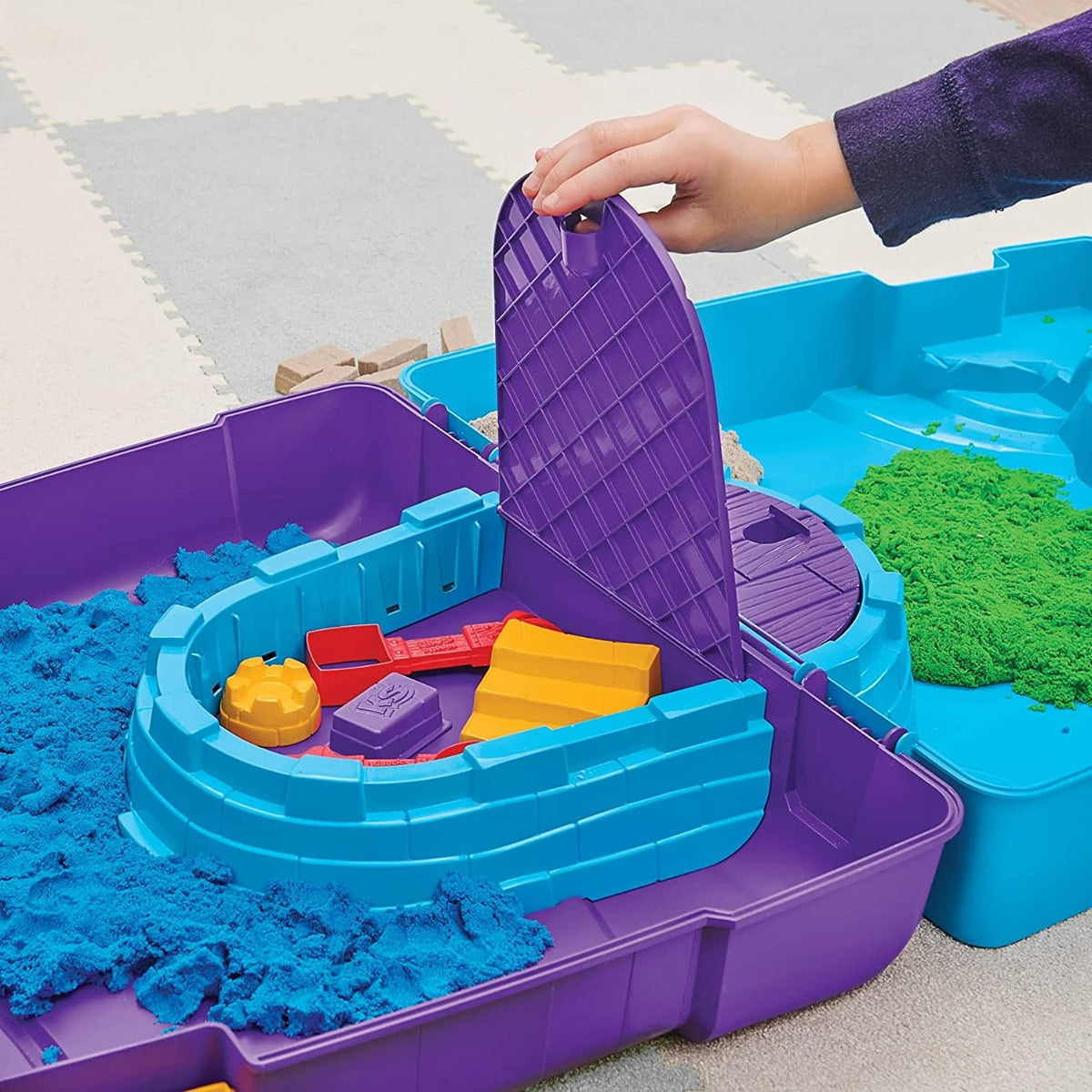 Buy Kinetic Sand Super Sandbox Set with 10lbs of Kinetic Sand | Yallatoys.com