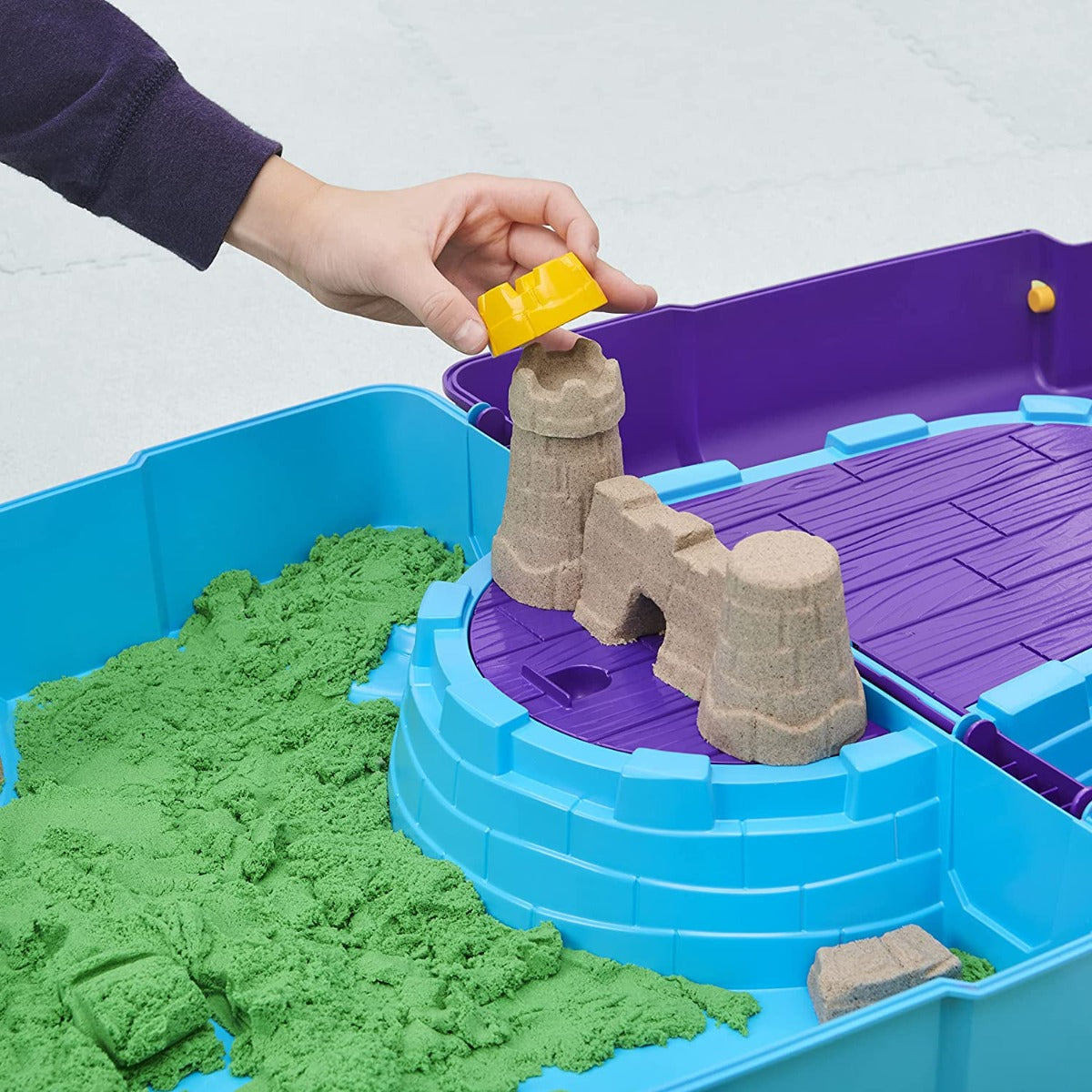 Buy Kinetic Sand Super Sandbox Set with 10lbs of Kinetic Sand | Yallatoys.com