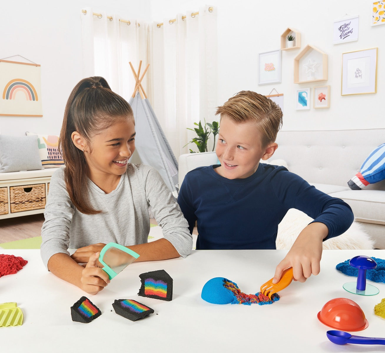 Buy Kinetic Sand Sandisfactory Set With 2Lbs Of Colored Kinetic Sand | Yallatoys.com