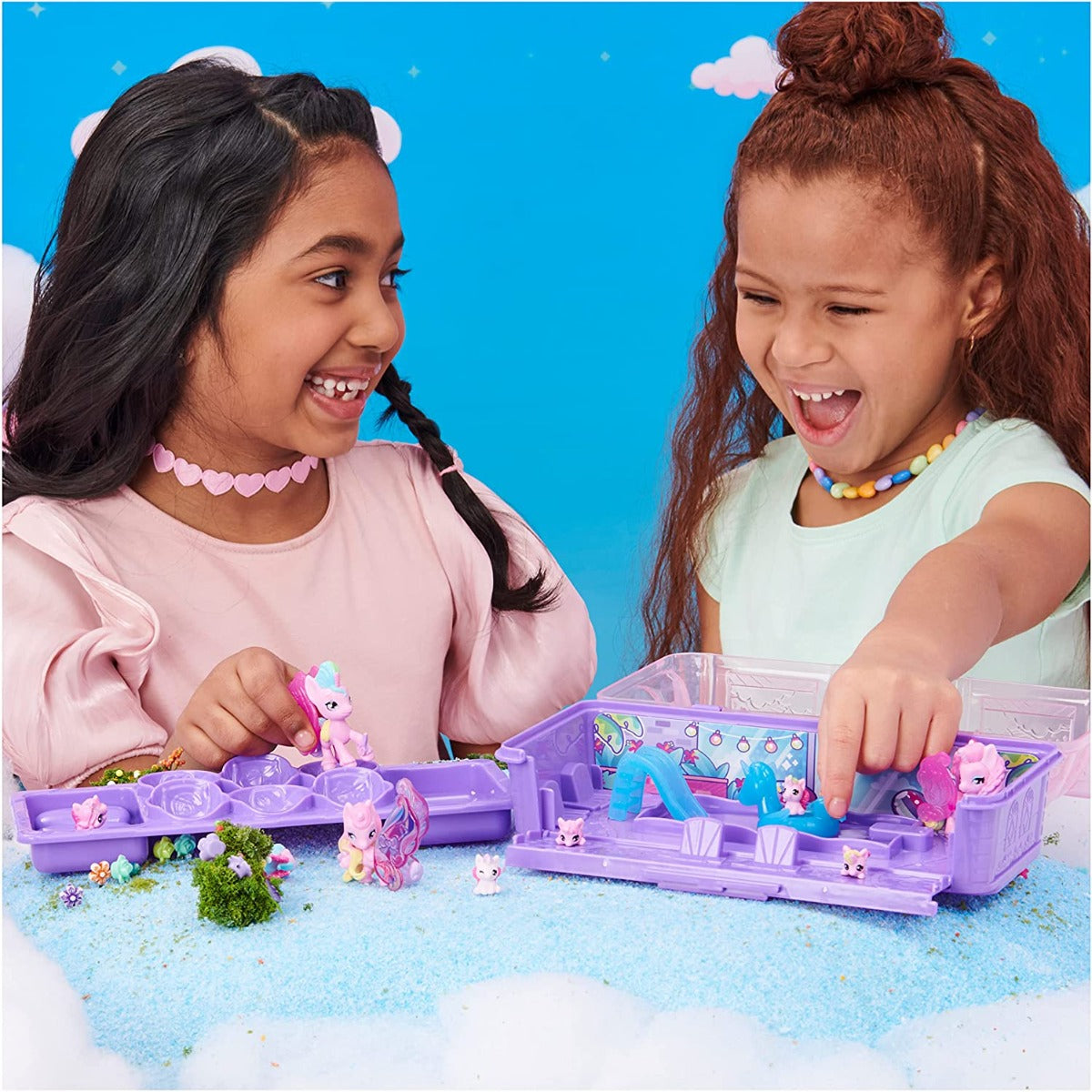Buy Hatchimals Colleggtibles Unicorn Family Carton with Surprise Playset | Yallatoys.com