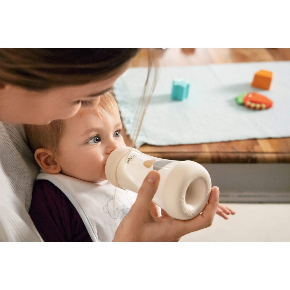 Chicco Perfect5 Bottle for Boys 2M+ - 240ML - Medium Flow - Silicone Chicco Yallatoys