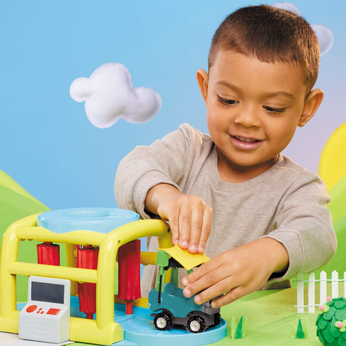 Buy Little Tikes Lets Go Cozy Coupe Color Change Carwash with Push and Play Vehicle | Yallatoys.com