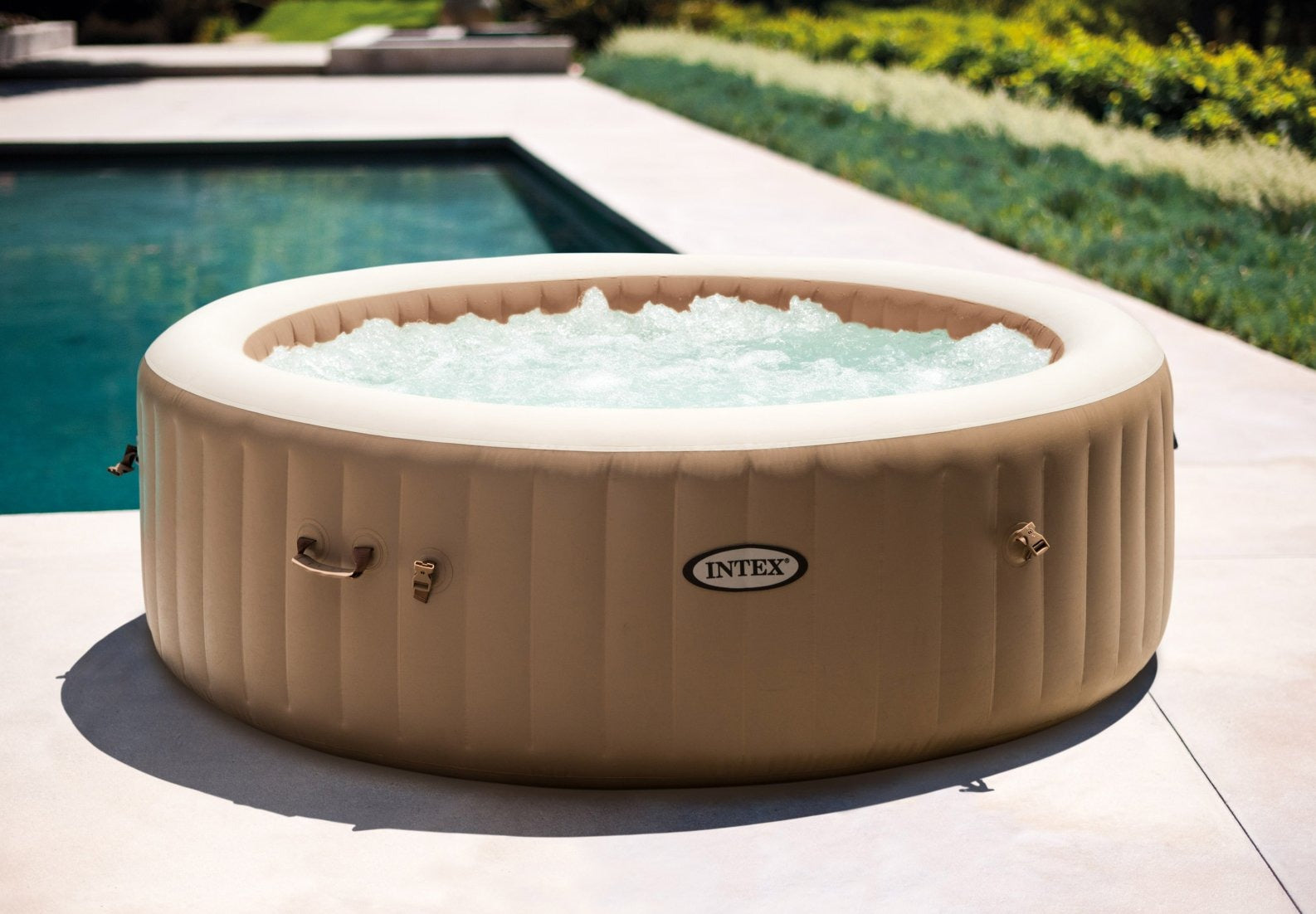 6 person inflatable spa