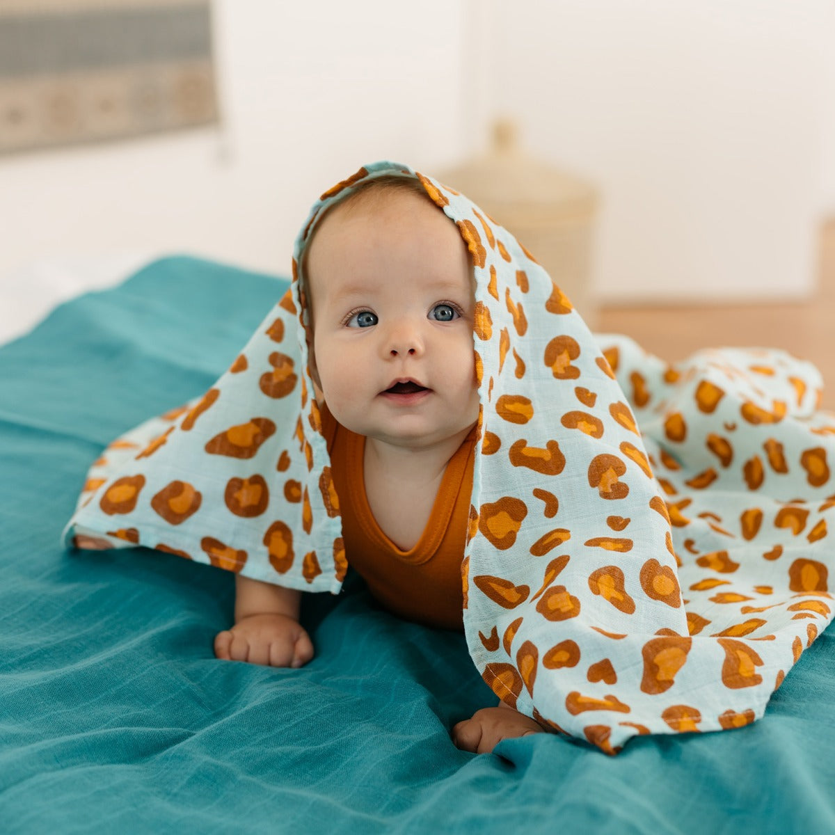 Tommy Lise Muslin Swaddle Blue Leopard 120X120Cm Tommy Lise Yallatoys