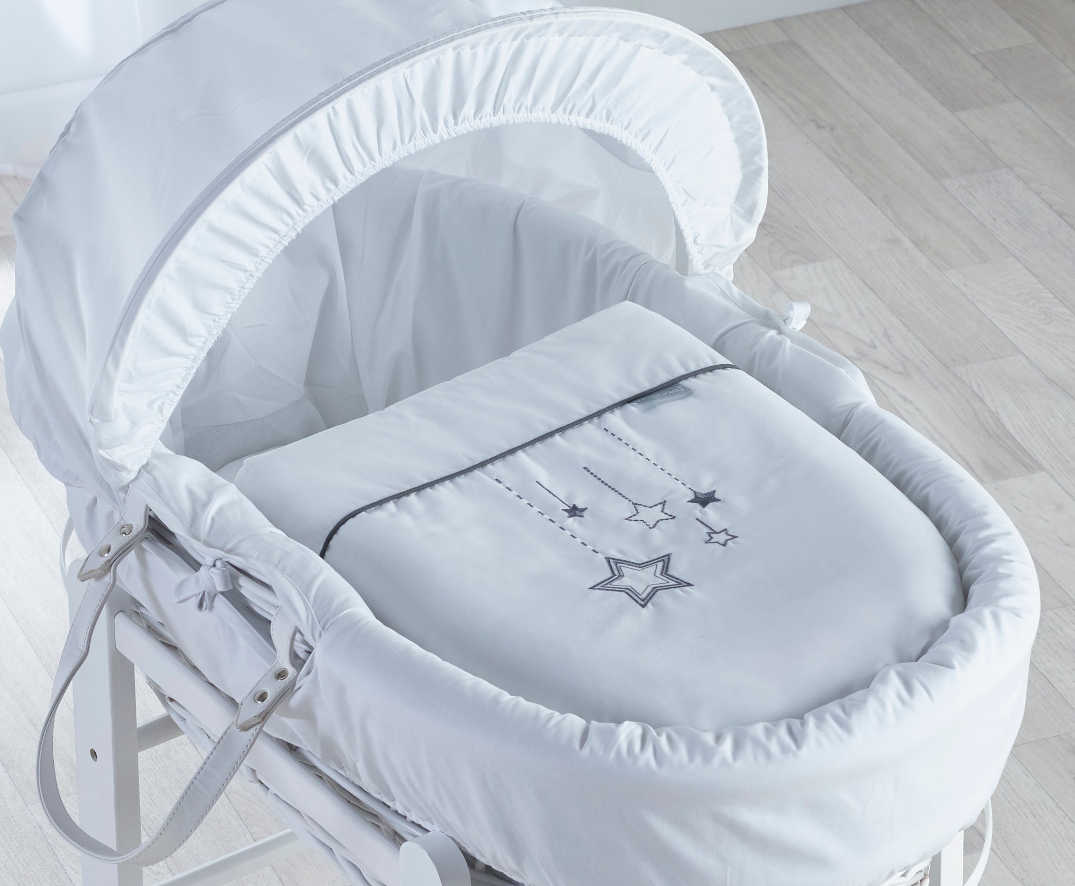 Kinder Valley White Wish Upon a Star Wicker Moses Basket with White Rocker Stand Kinder Valley Yallatoys