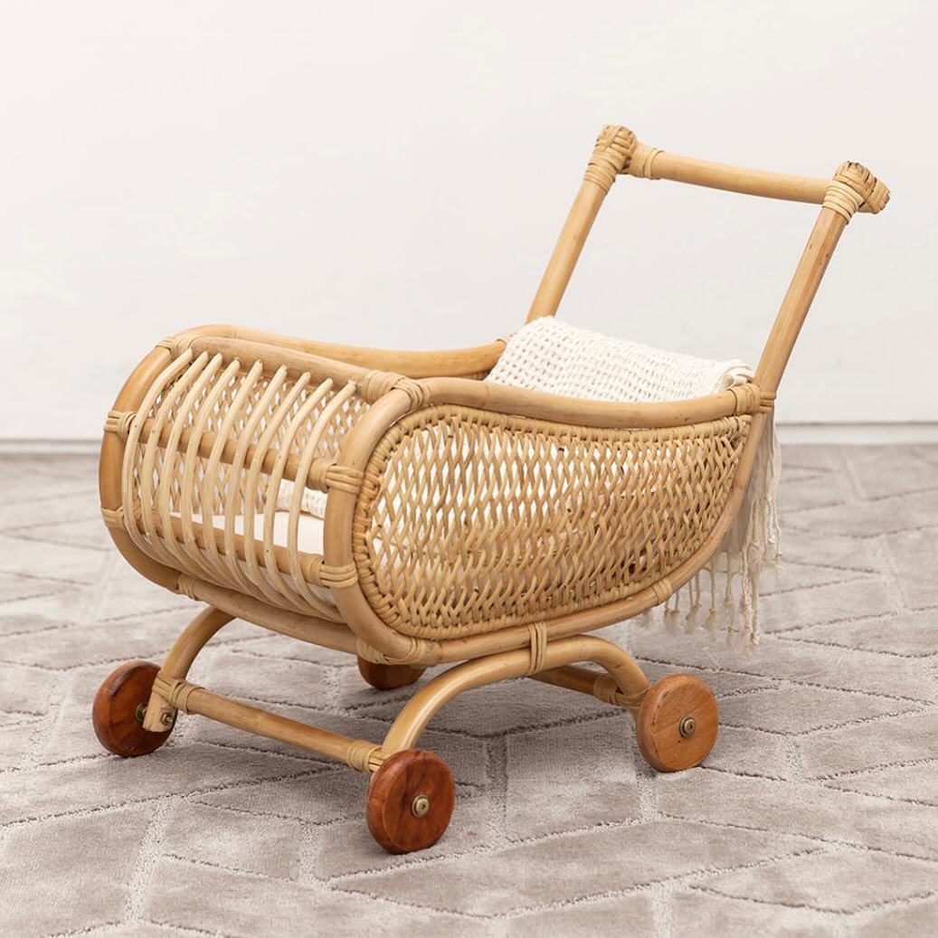 Cuddle Lisa Doll Pram Cuddle Yallatoys