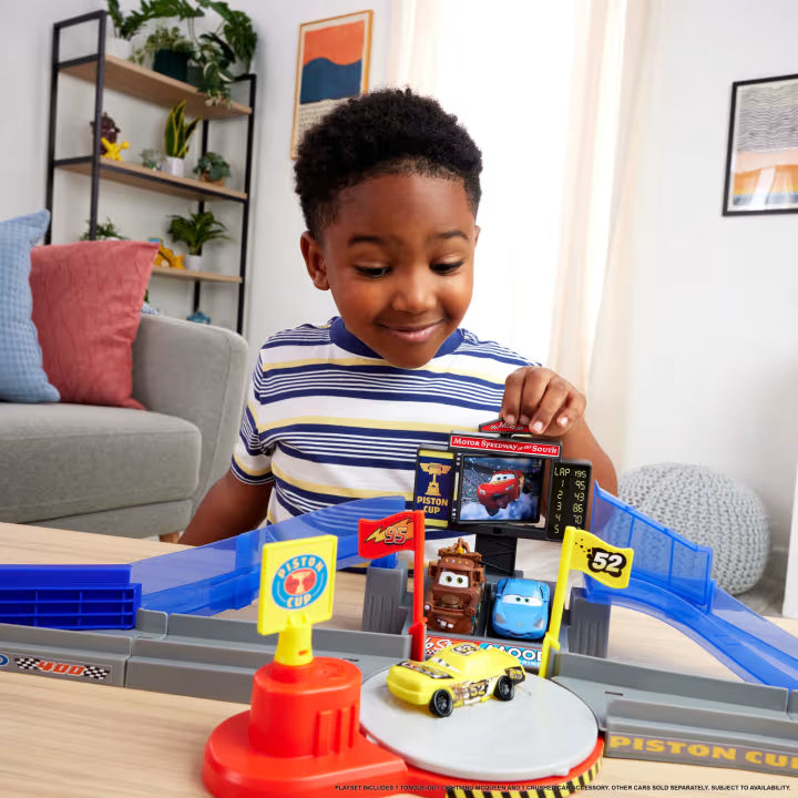 Disney and Pixar Cars Piston Cup Stunting Speedway Playset