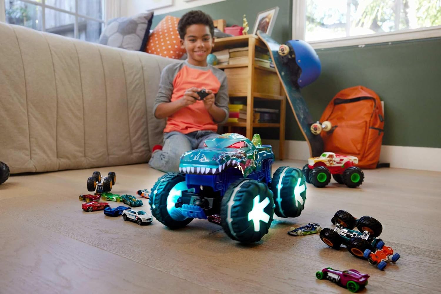 Hot Wheels Monster Trucks 1:15 Scale Mega Wrex Alive Remote Control Car