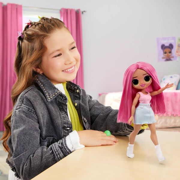 L.O.L. OMG City Babe mini figure