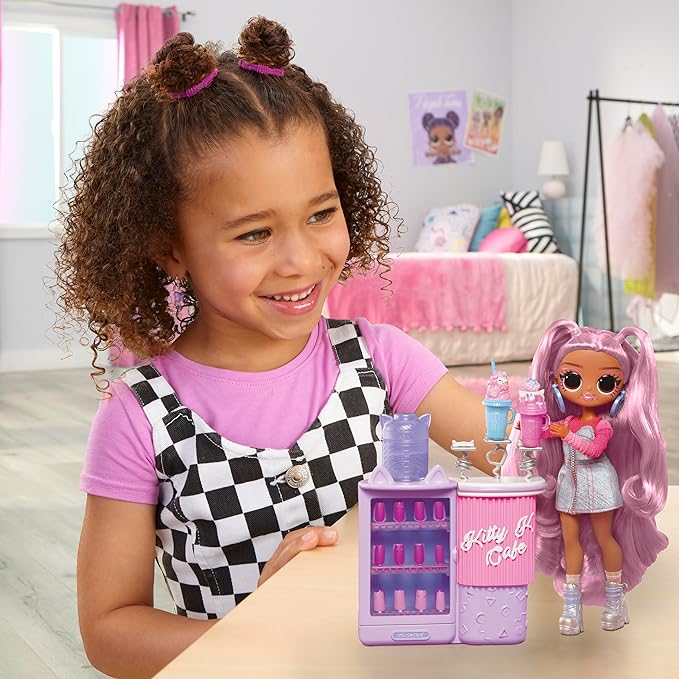 L.O.L. OMG mini doll
