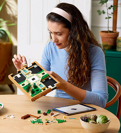 Lego Icons 10359 Fountain Garden 1302Pcs