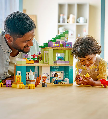 Lego Duplo 10470 3 In 1 Modern Family House With Toy Figurine 166Pcs