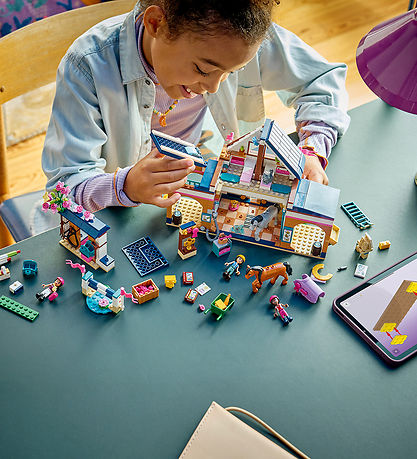 Lego Friends Horse Stable and Riding Academy 735Pcs