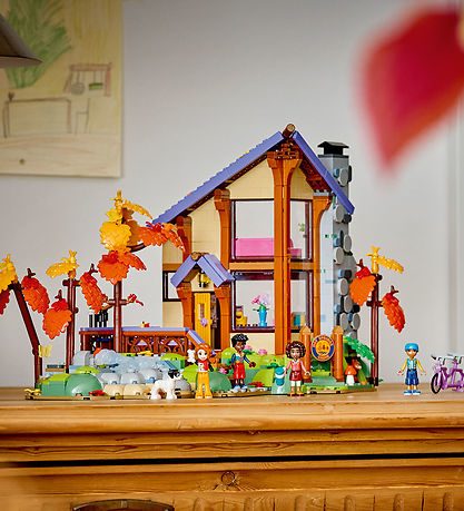 Lego Friends 42705 Cozy Fall Forest Cabin 1229Pcs