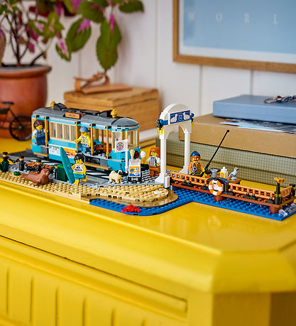 Lego 60506 City Classic Beach Tram 693Pcs