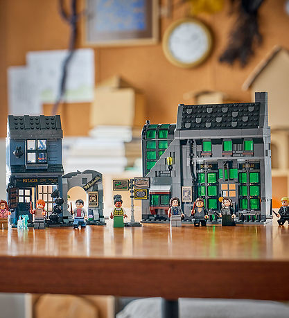 Lego Harry Potter 76471 Knockturn Alley Wizarding Shops