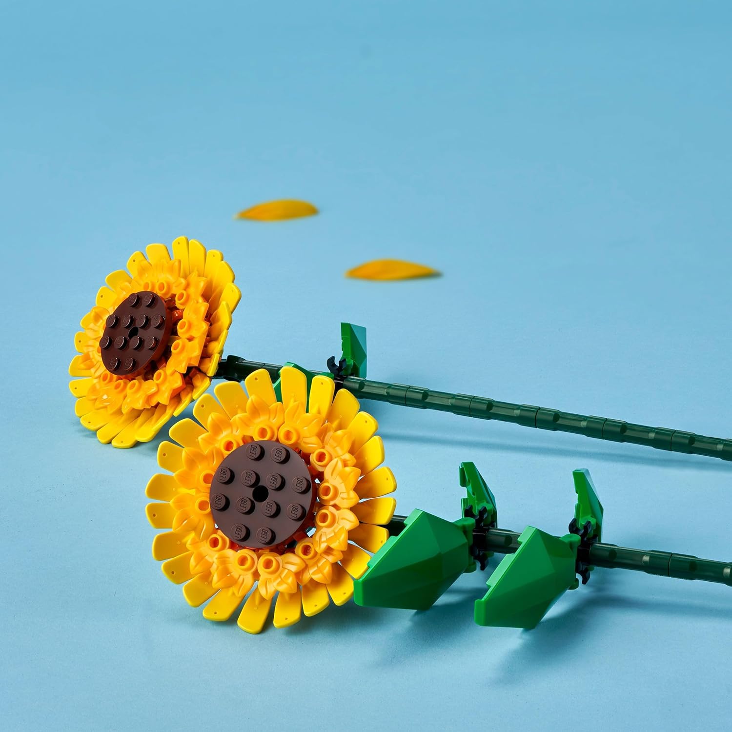 LEGO Sunflowers 40524 botanical building toy Focus