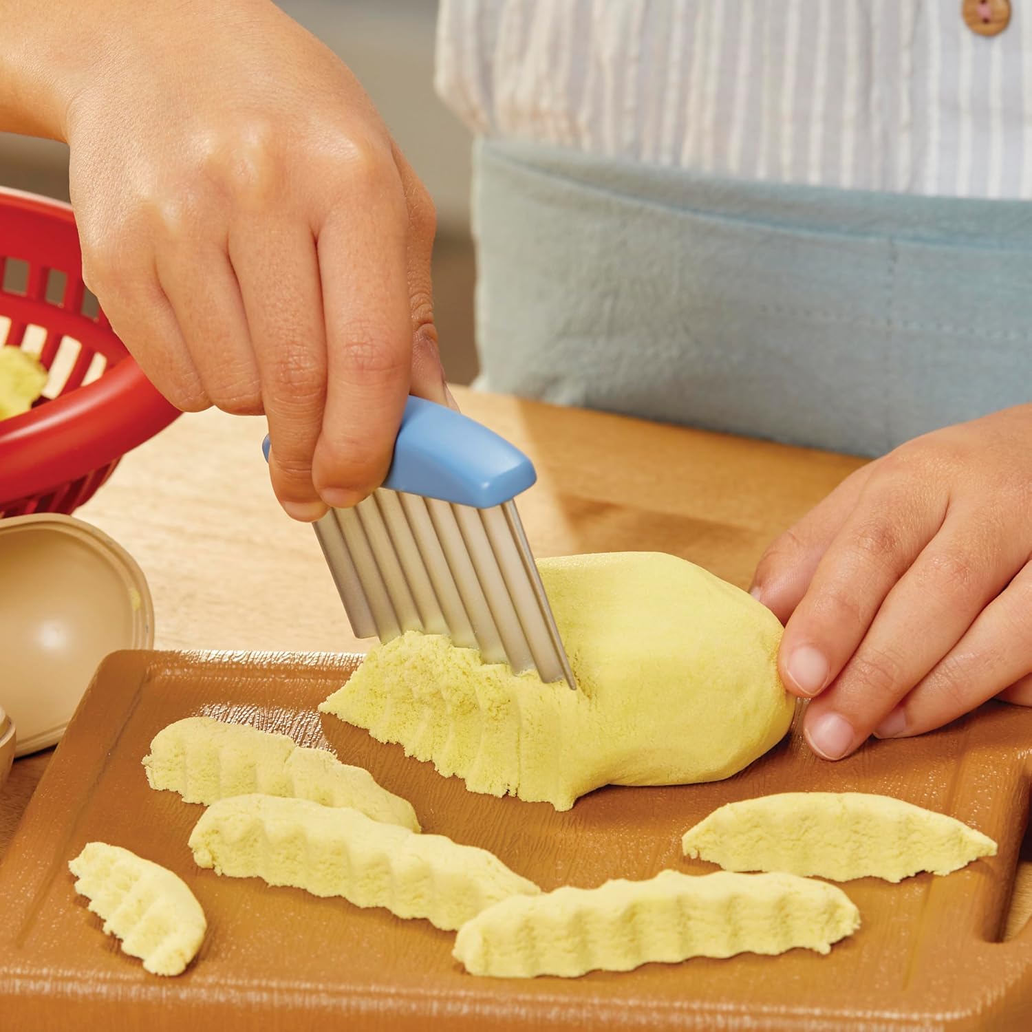 Little Tikes Creative Chefs Cheeseburger and Fries Kit Little Tikes Yallatoys