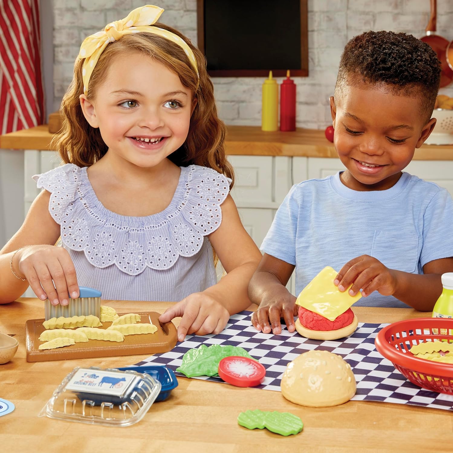 Little Tikes Creative Chefs Cheeseburger and Fries Kit Little Tikes Yallatoys