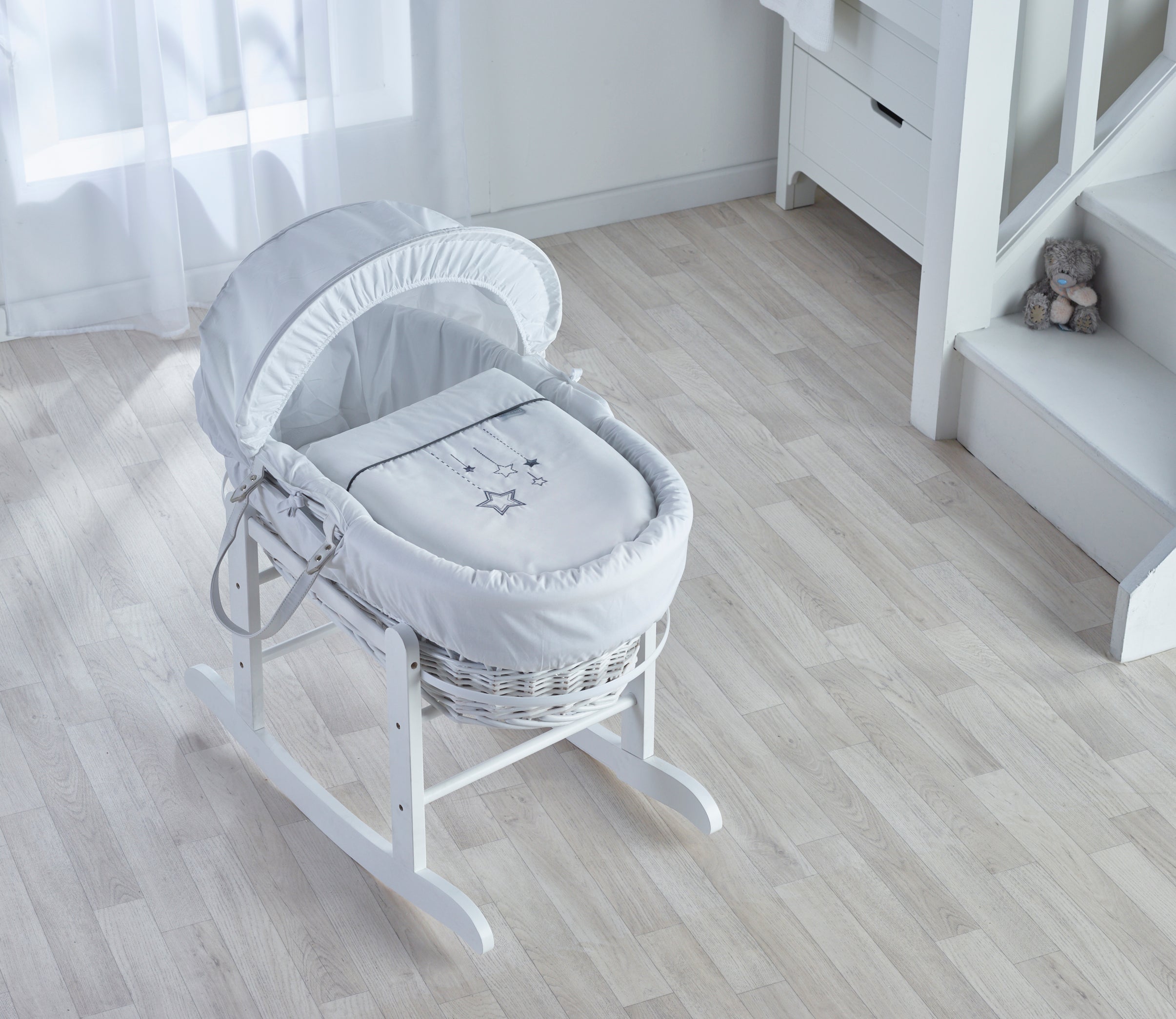 Kinder Valley White Wish Upon a Star Wicker Moses Basket with White Rocker Stand Kinder Valley Yallatoys