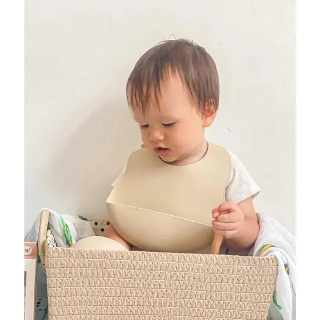 طقم مريلة ووعاء للأطفال بلون بيج رملي من Milk It Baby