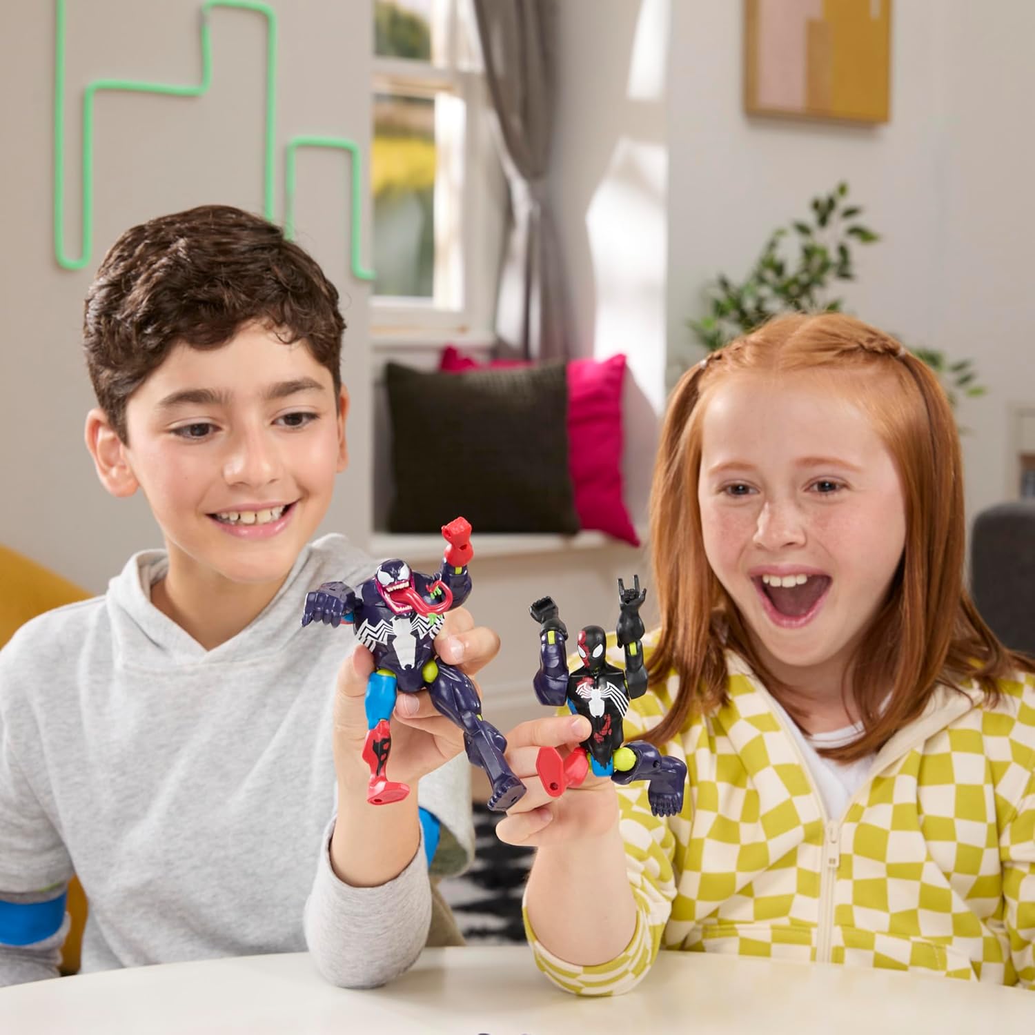 MixMashers Venom vs. Venomized Spiderman Figure 2Pack