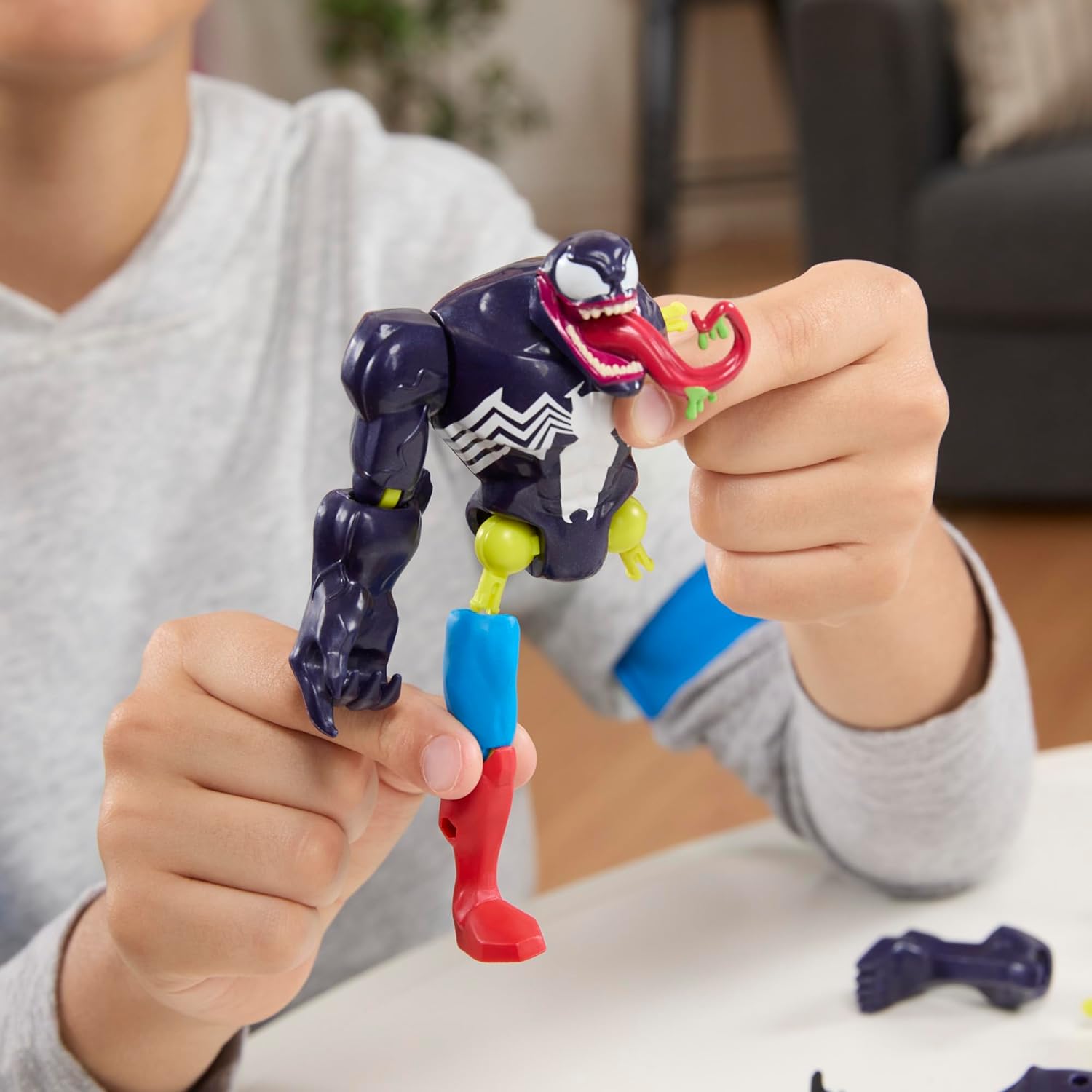 MixMashers Venom vs. Venomized Spiderman Figure 2Pack