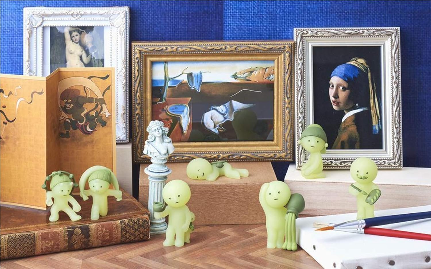 Museum Series glow in dark toy
