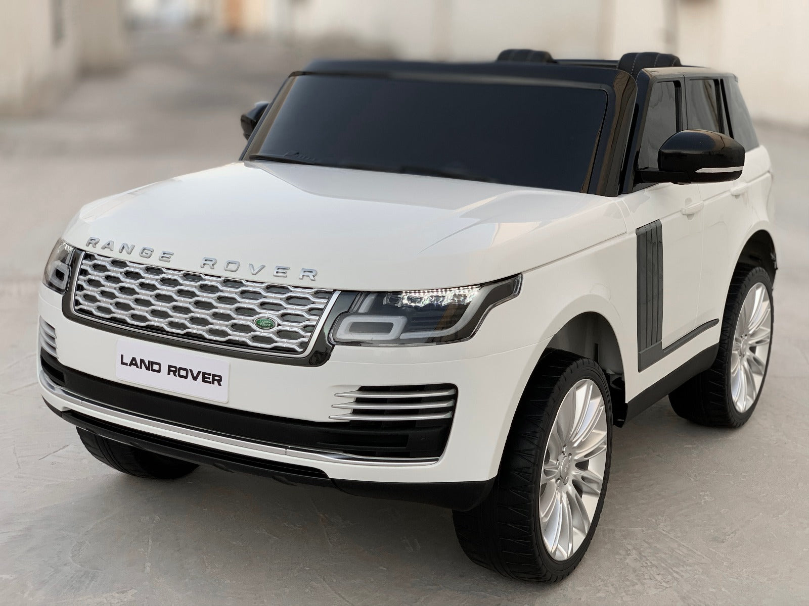 Range Rover White Battery Ride-on Car
