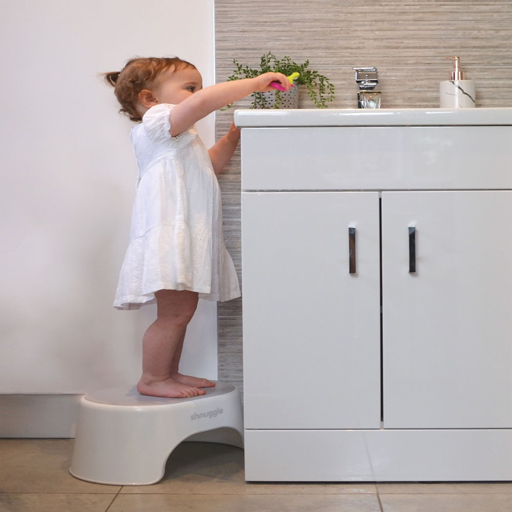 Shnuggle Kids Light Weight Step Stool White Shnuggle Yallatoys