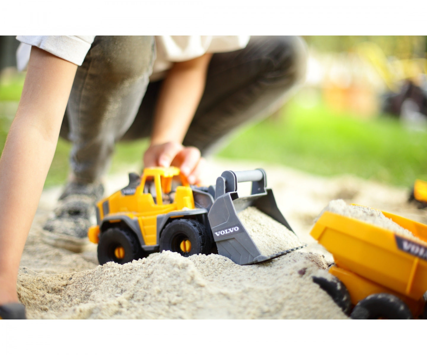 Volvo construction toy wheel loader