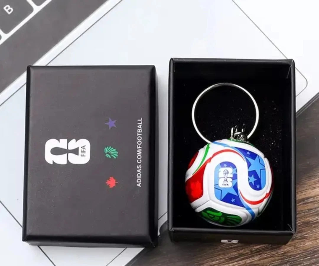 ميدالية كرة قدم صغيرة لكأس العالم فيفا 2026