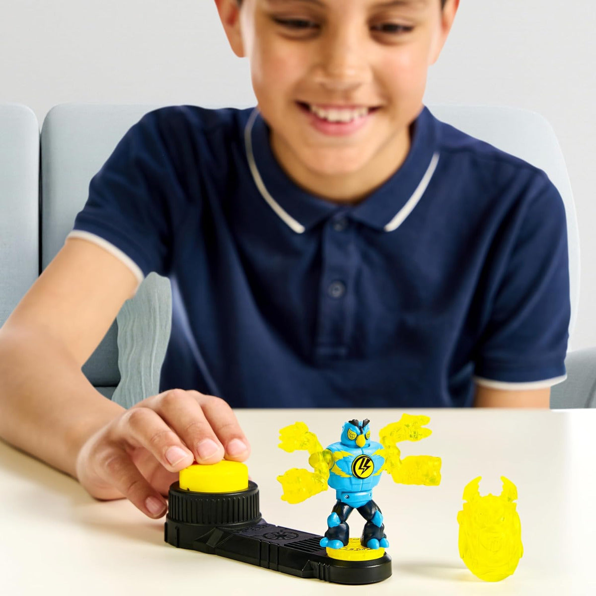 Buy Akedo S4 Battle Giants Single Pack Thoraxis | Yallatoys.com