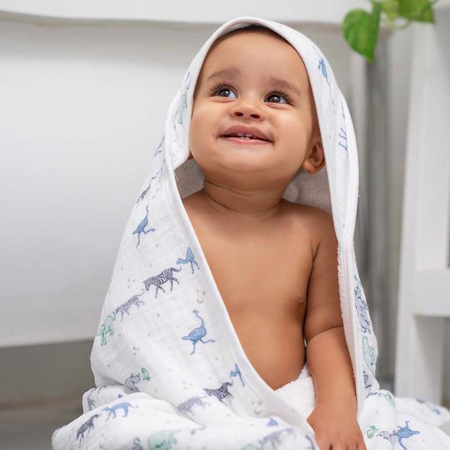 Aden + Anais Classic Muslin Hooded Towel & Washcloth Set Stars aden + anais Yallatoys