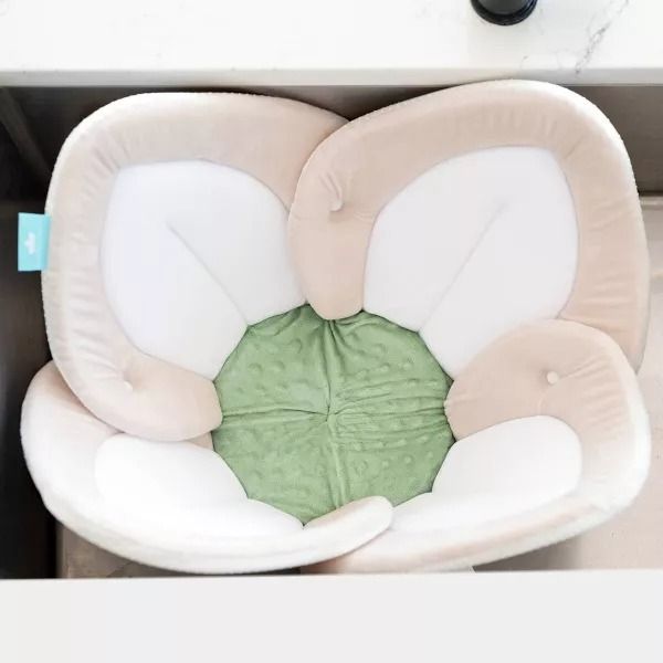 Blooming Bath Lotus with Snaps Cream White Olive Blooming Bath Yallatoys