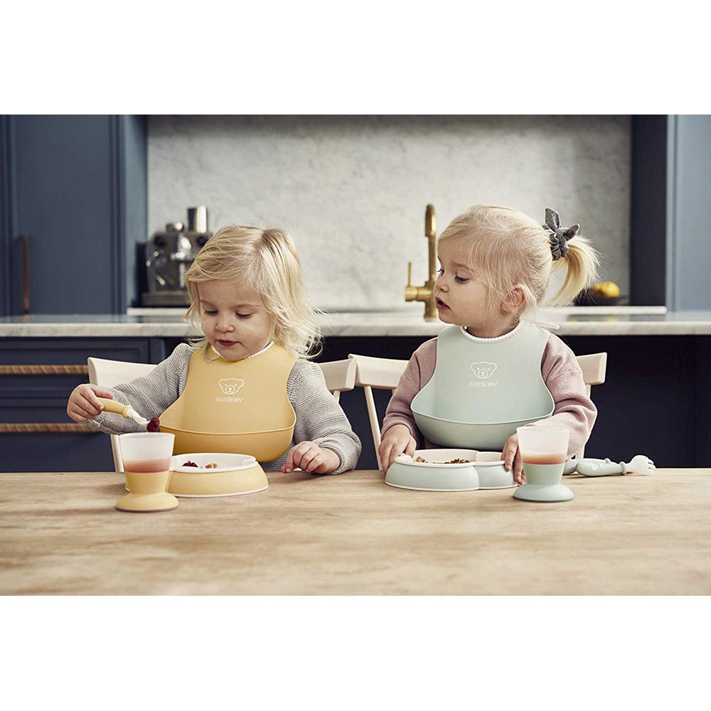 BABYBJORN  Baby Dinner Set, Powder Yellow BabyBjorn Yallatoys