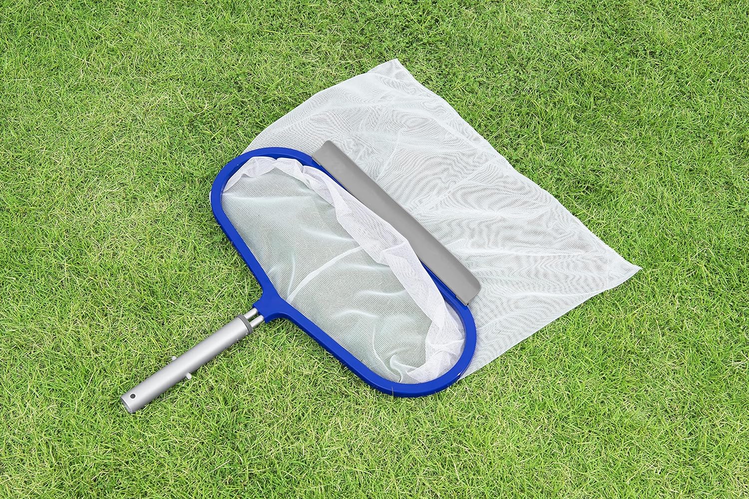 Buy Bestway AquaRake Deluxe Aluminum Pool Leaf Skimmer | Yallatoys.com