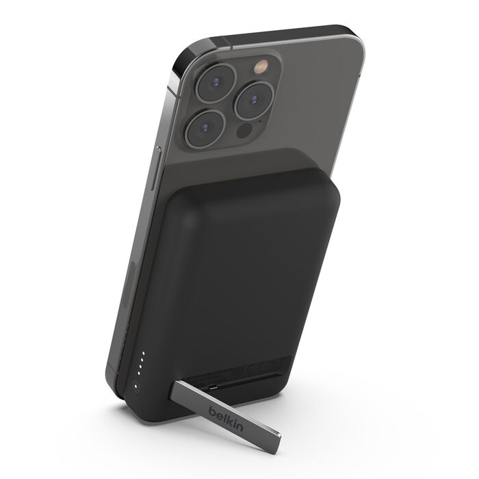 Buy Belkin BoostCharge Magnetic Wireless Power Bank 5K and Stand | Yallatoys.com
