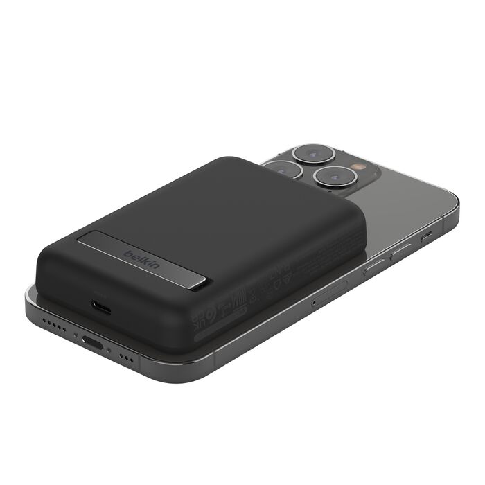 Buy Belkin BoostCharge Magnetic Wireless Power Bank 5K and Stand | Yallatoys.com